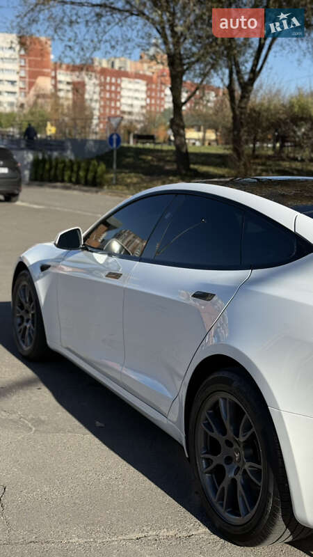 Лифтбек Tesla Model S 2023 в Львове