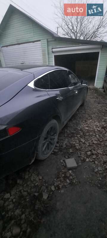 Ліфтбек Tesla Model S 2017 в Івано-Франківську фото 7 Ліфтбек Tesla Model S 2017 в Івано-Франківську