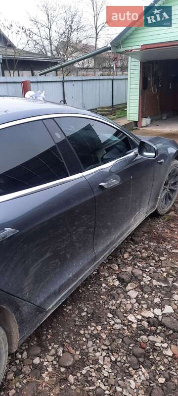 Ліфтбек Tesla Model S 2017 в Івано-Франківську фото 24 Ліфтбек Tesla Model S 2017 в Івано-Франківську