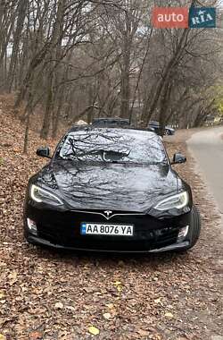 Лифтбек Tesla Model S 2018 в Киеве