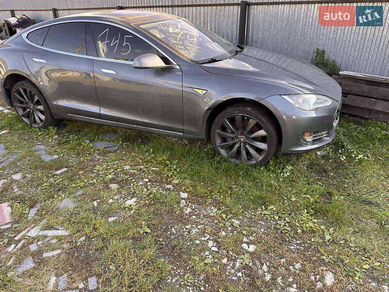 Лифтбек Tesla Model S 2013 в Самборе фото Лифтбек Tesla Model S 2013 в Самборе