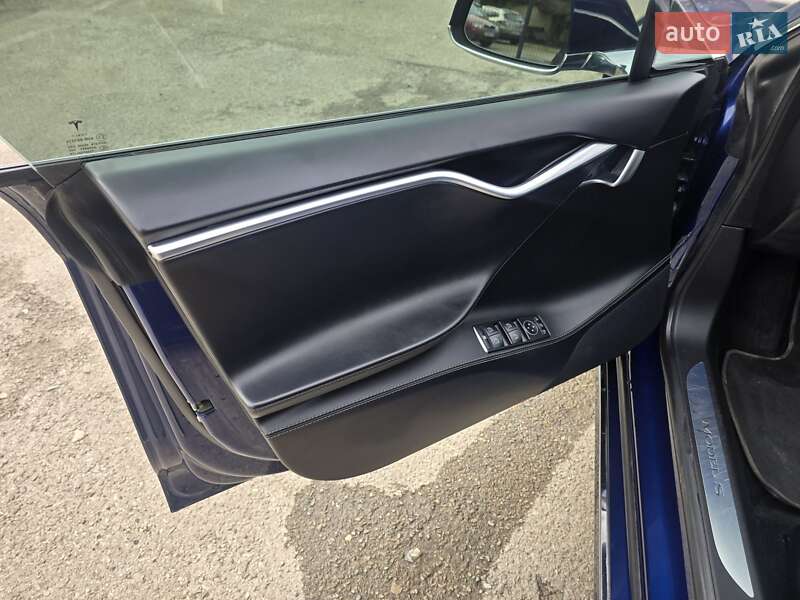 Лифтбек Tesla Model S 2017 в Тысменице фото 11 Лифтбек Tesla Model S 2017 в Тысменице