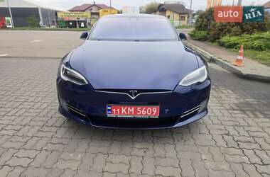 Лифтбек Tesla Model S 2017 в Тысменице