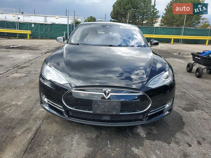 Ліфтбек Tesla Model S 2015 в Харкові фото 5 Ліфтбек Tesla Model S 2015 в Харкові
