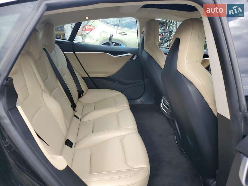 Ліфтбек Tesla Model S 2015 в Харкові фото 10 Ліфтбек Tesla Model S 2015 в Харкові