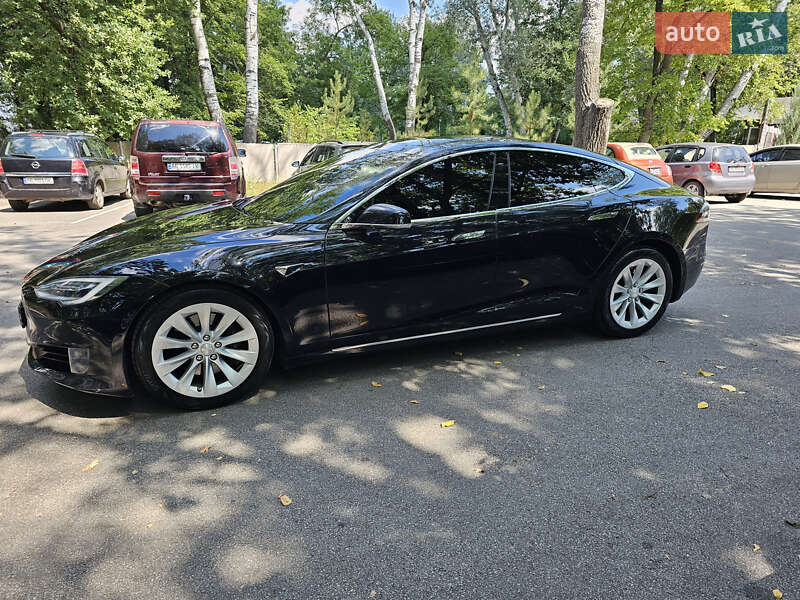 Ліфтбек Tesla Model S 2017 в Чорноморську
