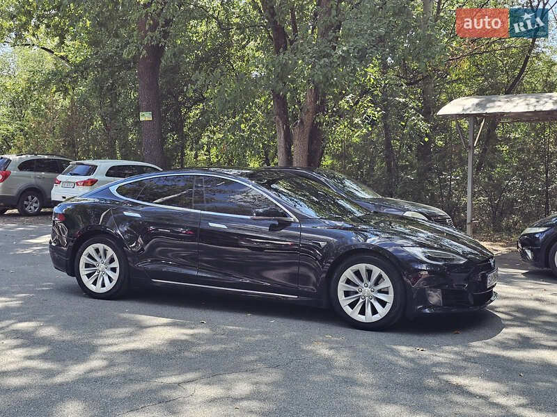 Ліфтбек Tesla Model S 2017 в Чорноморську
