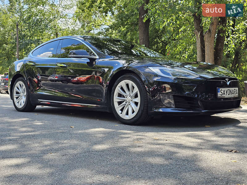 Ліфтбек Tesla Model S 2017 в Чорноморську
