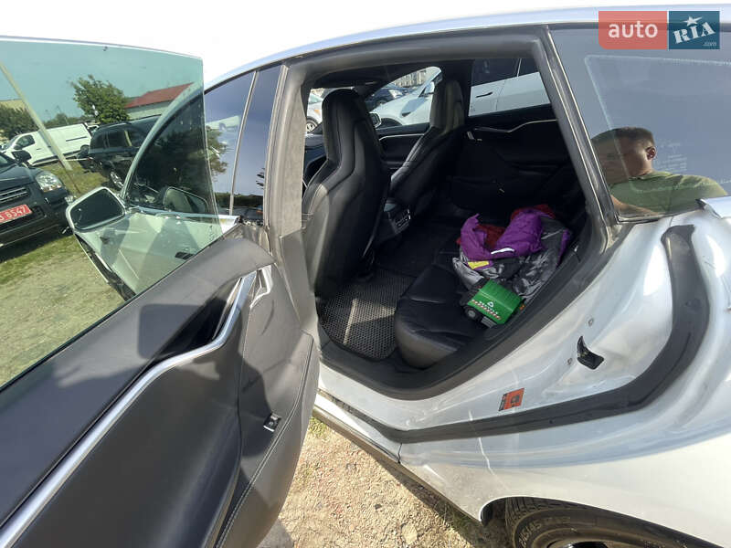 Ліфтбек Tesla Model S 2016 в Луцьку фото 15 Ліфтбек Tesla Model S 2016 в Луцьку