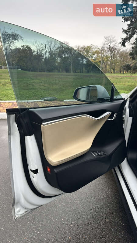 Лифтбек Tesla Model S 2013 в Одессе фото 8 Лифтбек Tesla Model S 2013 в Одессе
