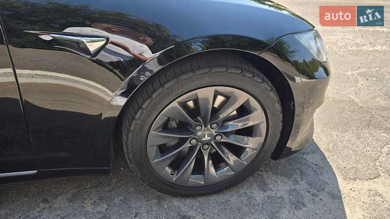 Лифтбек Tesla Model S 2019 в Запорожье фото 18 Лифтбек Tesla Model S 2019 в Запорожье