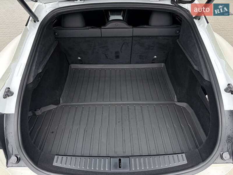 Ліфтбек Tesla Model S 2022 в Києві