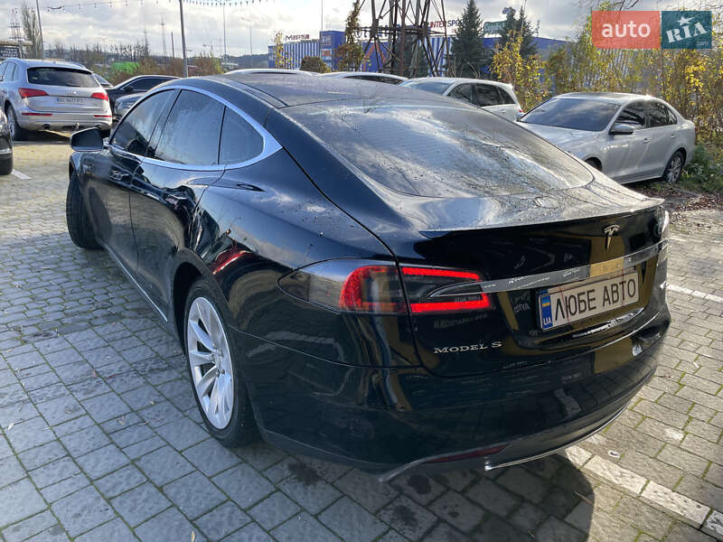 Ліфтбек Tesla Model S 2013 в Львові