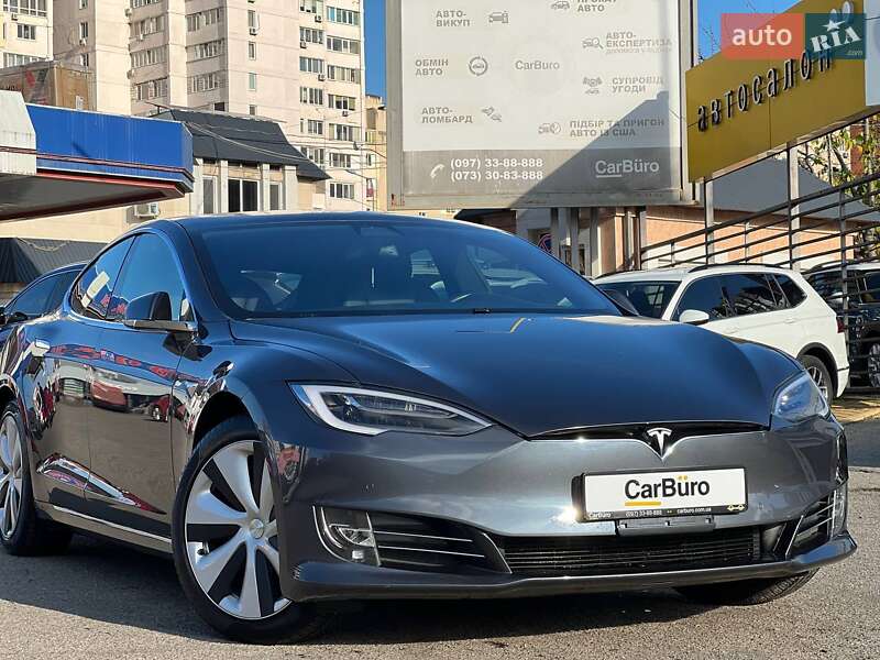 Ліфтбек Tesla Model S 2020 в Одесі