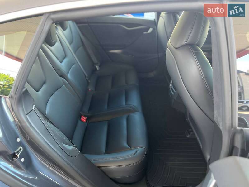 Ліфтбек Tesla Model S 2020 в Одесі
