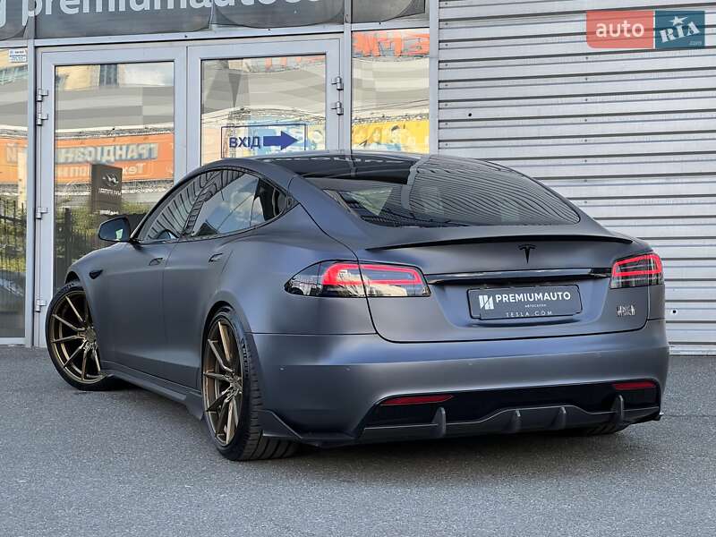 Лифтбек Tesla Model S 2022 в Киеве