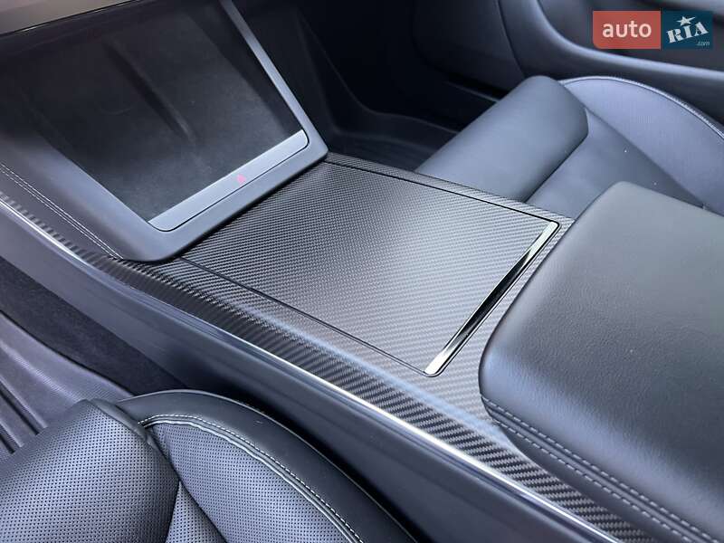 Лифтбек Tesla Model S 2022 в Киеве