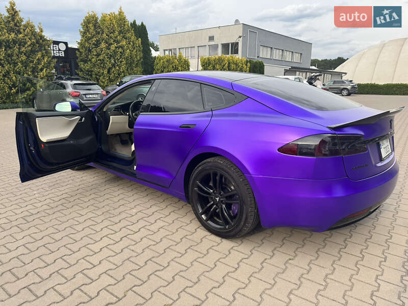 Ліфтбек Tesla Model S 2017 в Львові фото 13 Ліфтбек Tesla Model S 2017 в Львові