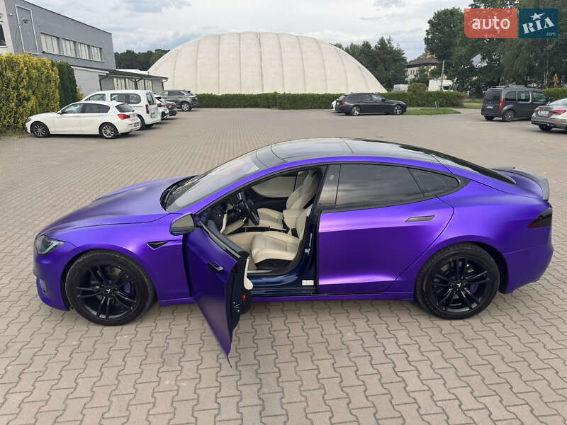 Ліфтбек Tesla Model S 2017 в Львові фото 15 Ліфтбек Tesla Model S 2017 в Львові