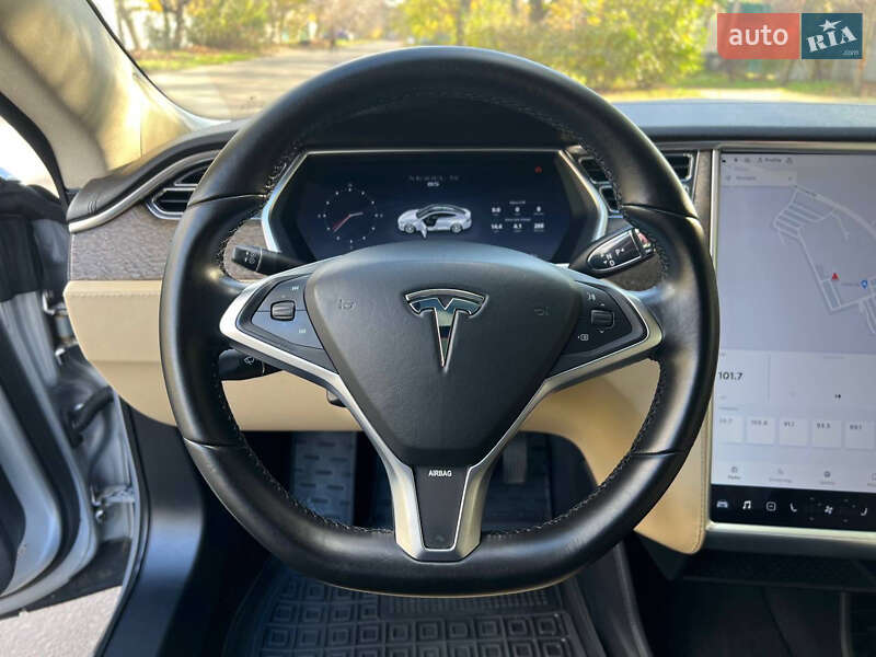 Ліфтбек Tesla Model S 2012 в Одесі фото 25 Ліфтбек Tesla Model S 2012 в Одесі