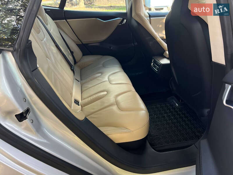 Ліфтбек Tesla Model S 2012 в Одесі фото 30 Ліфтбек Tesla Model S 2012 в Одесі