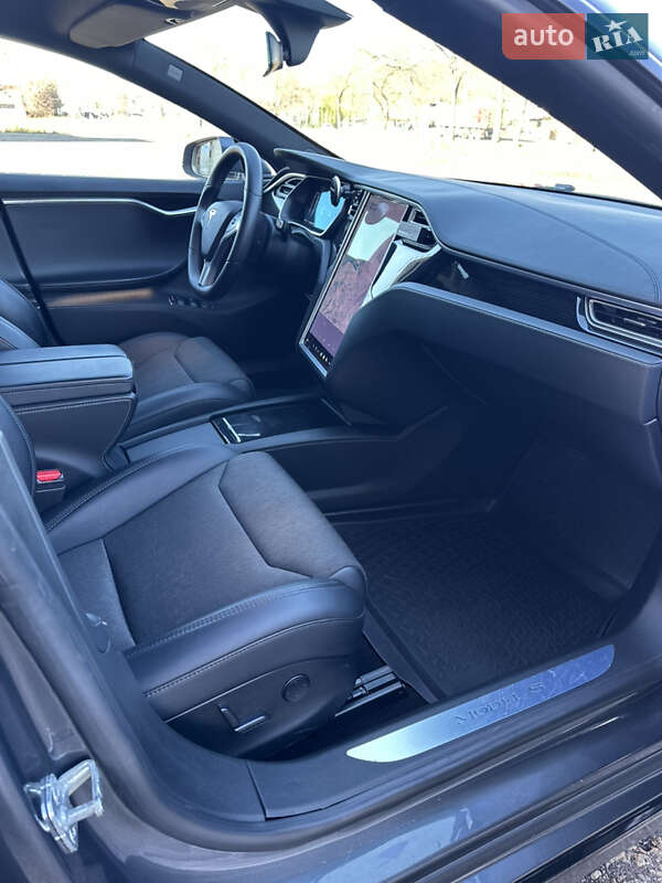 Лифтбек Tesla Model S 2017 в Тернополе фото 11 Лифтбек Tesla Model S 2017 в Тернополе