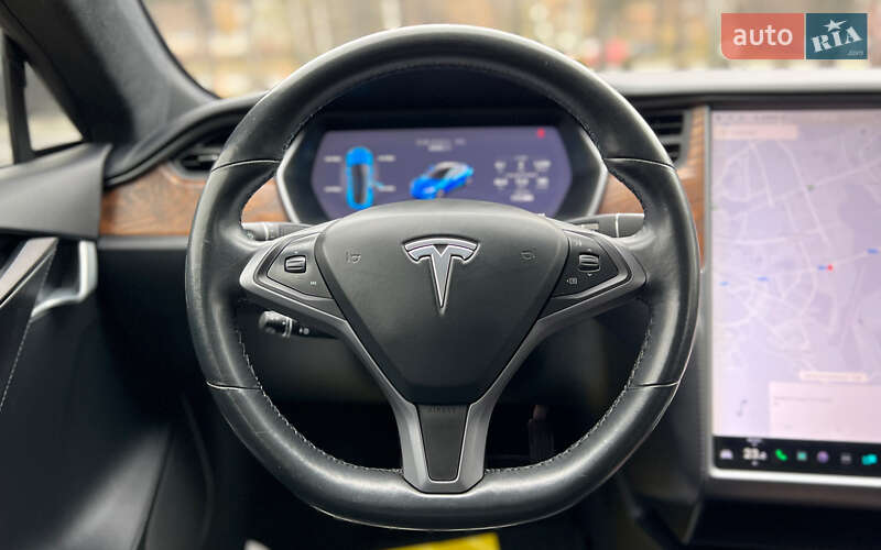 Ліфтбек Tesla Model S 2019 в Львові