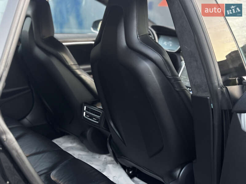 Лифтбек Tesla Model S 2015 в Львове фото 10 Лифтбек Tesla Model S 2015 в Львове
