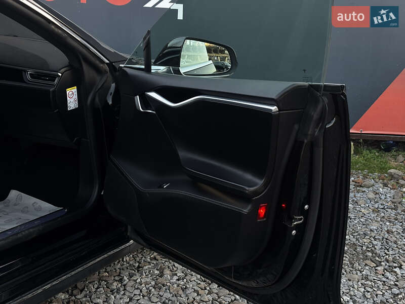 Лифтбек Tesla Model S 2015 в Львове фото 17 Лифтбек Tesla Model S 2015 в Львове