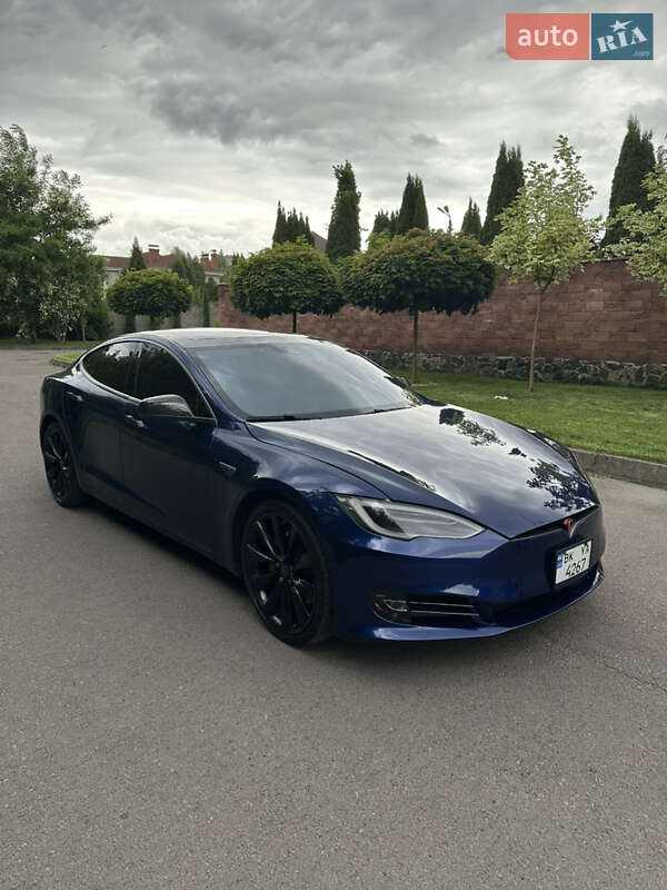 Tesla Model S 2016