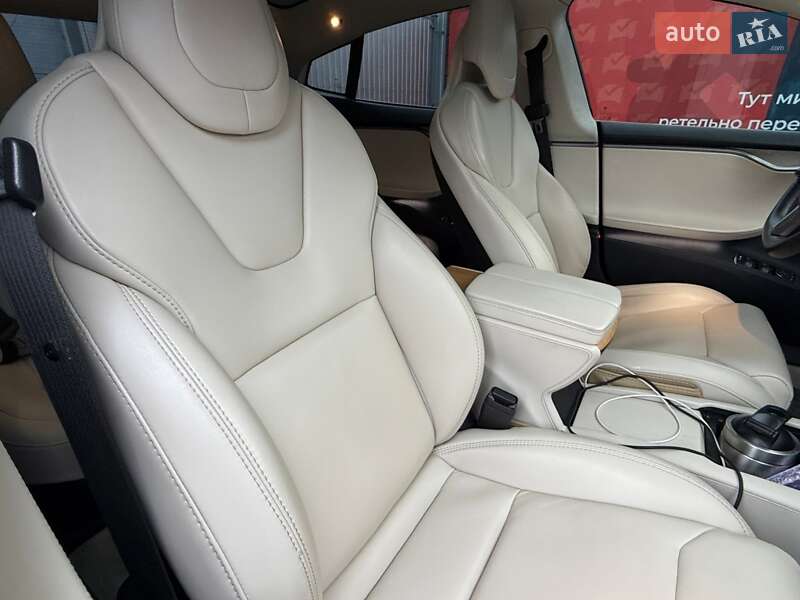 Ліфтбек Tesla Model S 2019 в Києві фото 77 Ліфтбек Tesla Model S 2019 в Києві