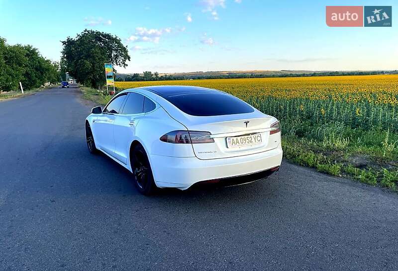 Ліфтбек Tesla Model S 2014 в Миколаєві фото 2 Ліфтбек Tesla Model S 2014 в Миколаєві