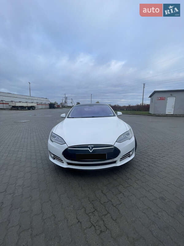 Лифтбек Tesla Model S 2014 в Львове фото 3 Лифтбек Tesla Model S 2014 в Львове