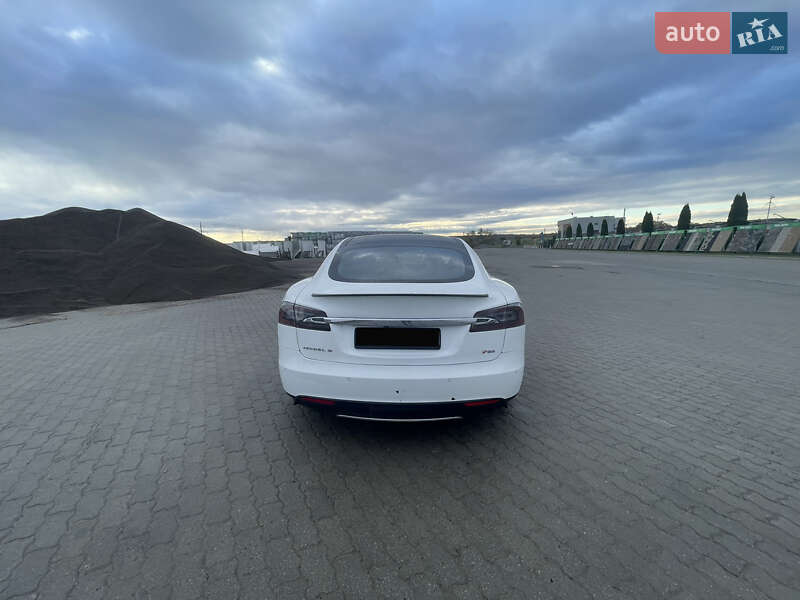 Лифтбек Tesla Model S 2014 в Львове фото 6 Лифтбек Tesla Model S 2014 в Львове