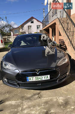 Лифтбек Tesla Model S 2015 в Богородчанах