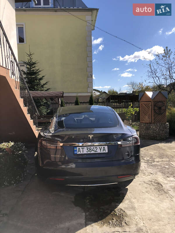 Ліфтбек Tesla Model S 2015 в Богородчанах