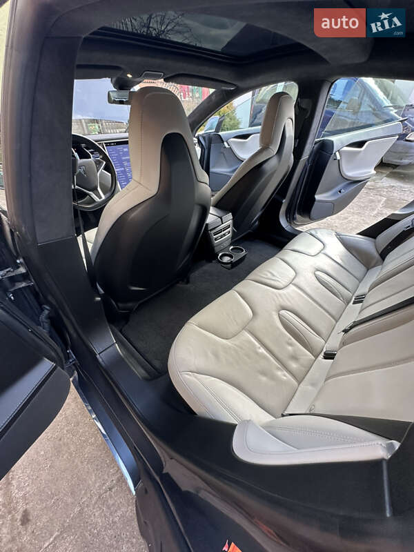 Ліфтбек Tesla Model S 2015 в Богородчанах