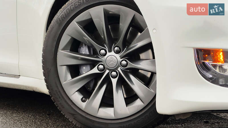 Лифтбек Tesla Model S 2019 в Днепре