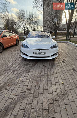 Ліфтбек Tesla Model S 2015 в Харкові