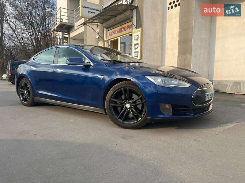 Tesla Model S 2015 Tesla Model S 2015