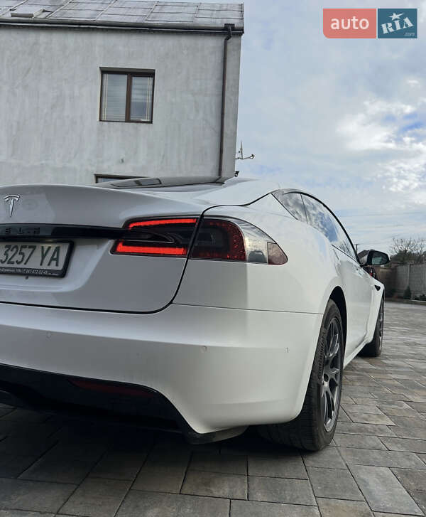 Ліфтбек Tesla Model S 2021 в Золочеві