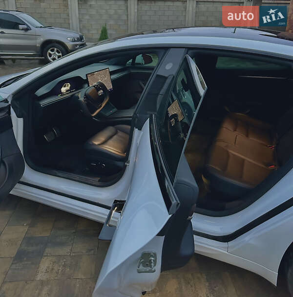 Ліфтбек Tesla Model S 2021 в Золочеві