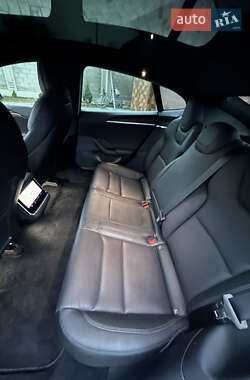 Лифтбек Tesla Model S 2021 в Золочеве