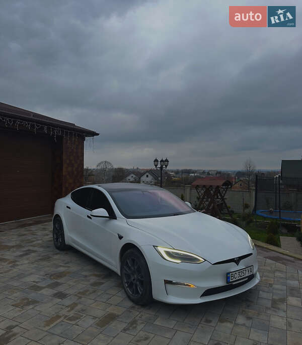 Ліфтбек Tesla Model S 2021 в Золочеві