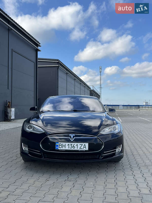 Ліфтбек Tesla Model S 2014 в Одесі