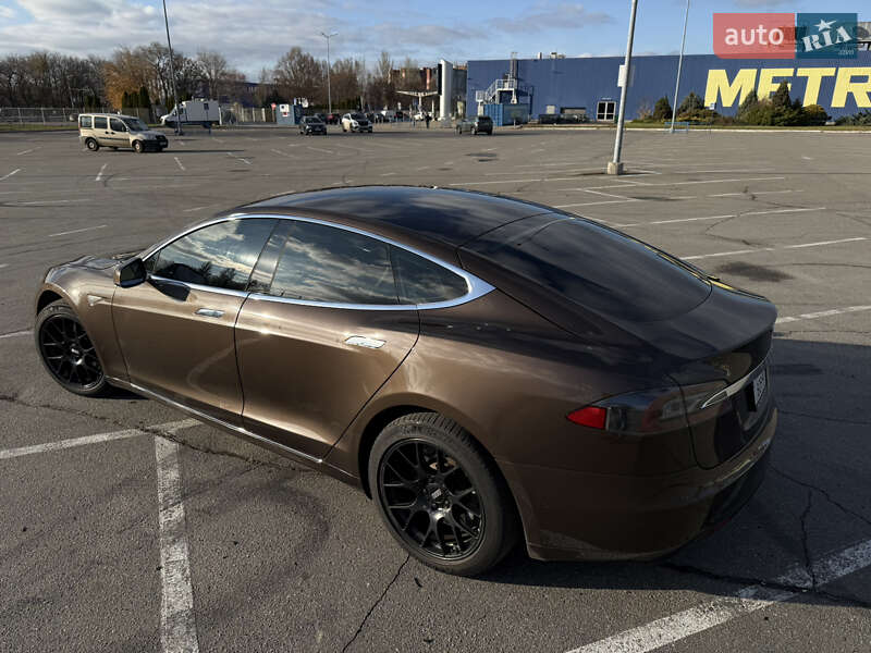 Ліфтбек Tesla Model S 2014 в Дніпрі фото 6 Ліфтбек Tesla Model S 2014 в Дніпрі