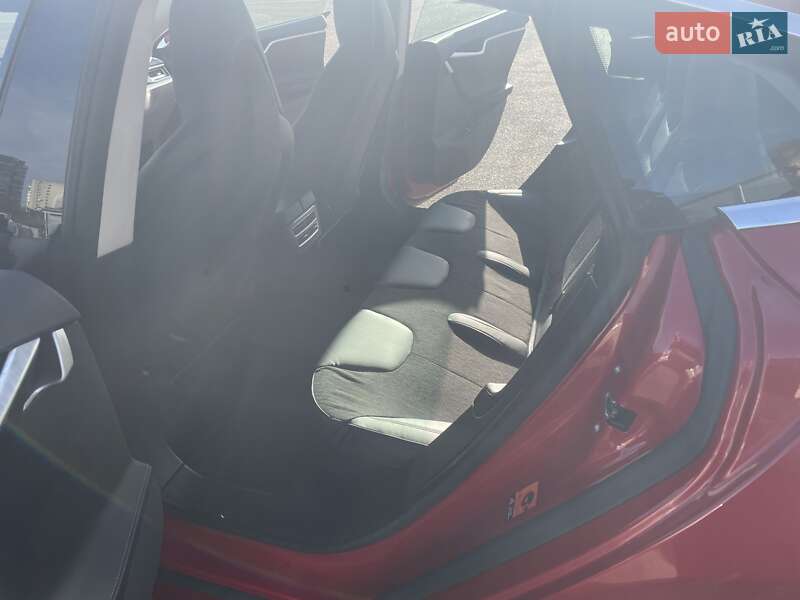 Ліфтбек Tesla Model S 2015 в Львові фото 13 Ліфтбек Tesla Model S 2015 в Львові