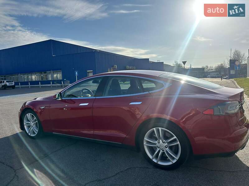 Tesla Model S 2015 Tesla Model S 2015