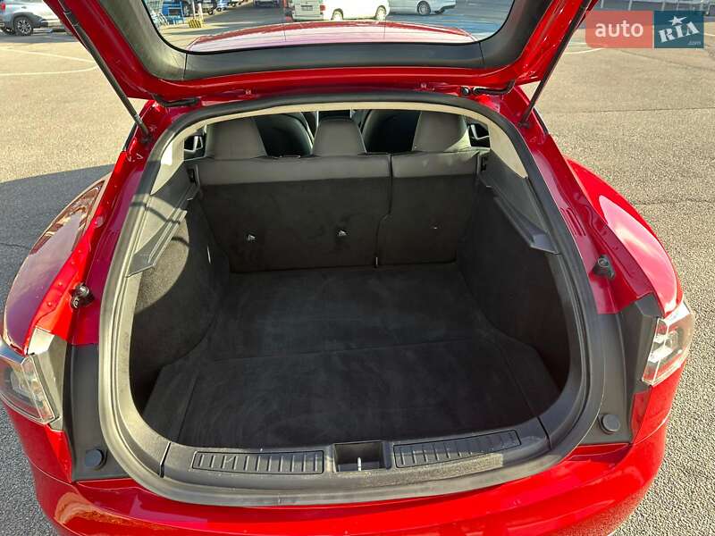 Ліфтбек Tesla Model S 2015 в Львові фото 39 Ліфтбек Tesla Model S 2015 в Львові