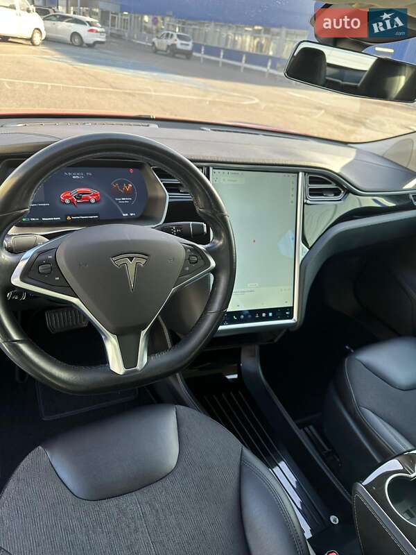 Ліфтбек Tesla Model S 2015 в Львові фото 43 Ліфтбек Tesla Model S 2015 в Львові